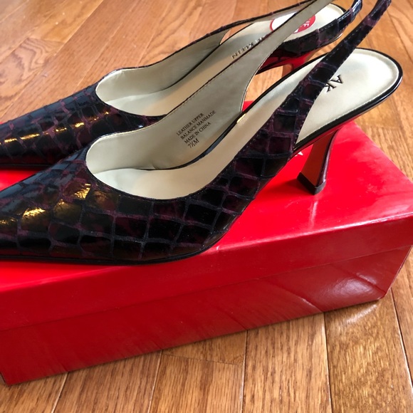 7 1/2 Anne Klein Heeled Shoes - Picture 5 of 6